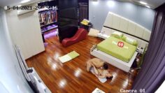 hack-camera-hai-vo-chong-xuong-nen-nha-dit-nhau-cho-suong-ba-vo-dung-ca-trung-rung.jpg