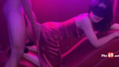 clip-sex-molly9917-mac-vay-do-bi-ban-trai-doggy-banh-lon.jpg